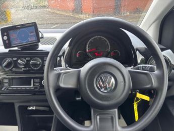 VOLKSWAGEN UP! Hatchback 1.0 BlueMotion Tech Move up! (2013/63)