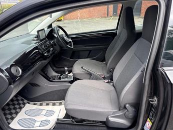 VOLKSWAGEN UP! Hatchback 1.0 Move up! (2013/62)