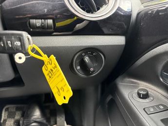 VOLKSWAGEN UP! Hatchback 1.0 Move up! (2013/62)