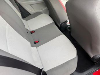 VOLKSWAGEN UP! Hatchback 1.0 BlueMotion Tech High up! (2014/63)