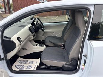 VOLKSWAGEN UP! Hatchback 1.0 Move up! (2012/62)