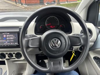 VOLKSWAGEN UP! Hatchback 1.0 Move up! (2012/62)
