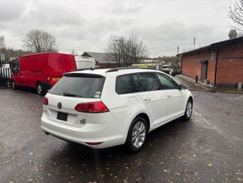 VOLKSWAGEN GOLF SE FSI