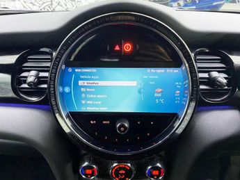 MINI Electric Hatch Cooper SE 32.6kWh Level 1 Hatchback 3dr Electric Auto (184 ps)