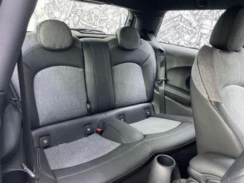 MINI Electric Hatch Cooper SE 32.6kWh Level 1 Hatchback 3dr Electric Auto (184 ps)