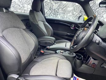 MINI Electric Hatch Cooper SE 32.6kWh Level 2 Hatchback 3dr Electric Auto (184 ps)