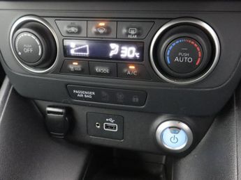 NISSAN LEAF 40kWh Acenta Hatchback 5dr Electric Auto (150 ps)