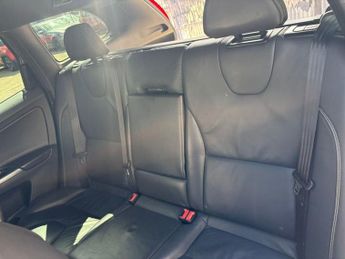 VOLVO XC60 2.4 D5 R-Design Lux Nav SUV 5dr Diesel Auto AWD Euro 6 (s/s) (22