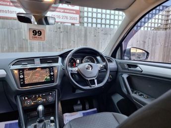 VOLKSWAGEN TIGUAN 2.0 TDI SE Navigation SUV 5dr Diesel DSG Euro 6 (s/s) (150 ps)