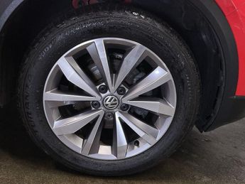 VOLKSWAGEN T-ROC 1.5 TSI GPF EVO Design SUV 5dr Petrol DSG Euro 6 (s/s) (150 ps)