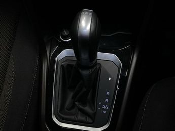 VOLKSWAGEN T-ROC 1.5 TSI GPF EVO Design SUV 5dr Petrol DSG Euro 6 (s/s) (150 ps)