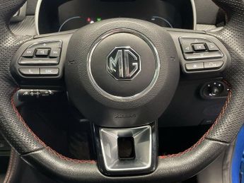 MG MG ZS 72.6kWh Trophy Connect Long Range SUV 5dr Electric Auto (156 ps)