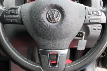 VOLKSWAGEN TOURAN 1.6 TDI SE MPV 5dr Diesel DSG Euro 5 (105 ps)