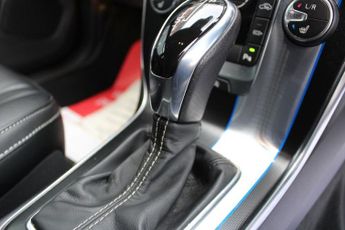 VOLVO V40 2.0 D4 R-Design Lux Nav Hatchback 5dr Diesel Auto Euro 6 (s/s) (