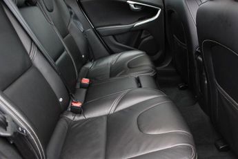 VOLVO V40 2.0 D4 R-Design Lux Nav Hatchback 5dr Diesel Auto Euro 6 (s/s) (