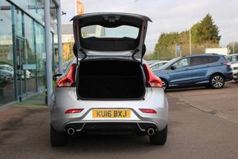 VOLVO V40 2.0 D4 R-Design Lux Nav Hatchback 5dr Diesel Auto Euro 6 (s/s) (