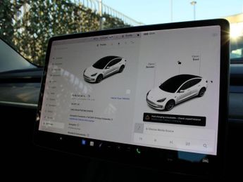 TESLA Model 3 Standard Range Plus Saloon 4dr Electric Auto RWD (241 bhp)