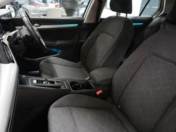 VOLKSWAGEN GOLF 2.0 TDI Life Hatchback 5dr Diesel DSG Euro 6 (s/s) (115 ps)