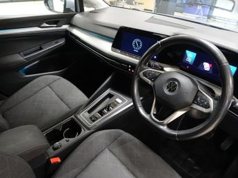 VOLKSWAGEN GOLF 2.0 TDI Life Hatchback 5dr Diesel DSG Euro 6 (s/s) (115 ps)