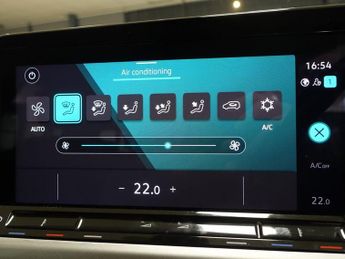 VOLKSWAGEN GOLF 2.0 TDI Life Hatchback 5dr Diesel DSG Euro 6 (s/s) (115 ps)