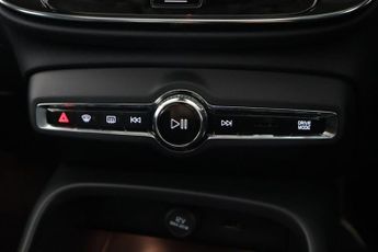 VOLVO XC40 2.0 D4 Inscription Pro Auto AWD Euro 6 (s/s) 5dr