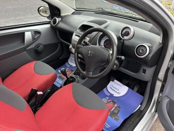 PEUGEOT 107 1.0 12V Urban Move Hatchback 3dr Petrol Manual Euro 4 (68 ps)