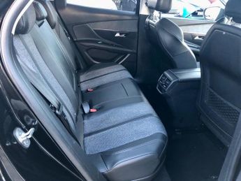 PEUGEOT 3008 1.6 13.2kWh Allure SUV 5dr Petrol Plug-in Hybrid e-EAT Euro 6 (s