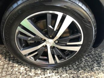 PEUGEOT 3008 1.6 13.2kWh Allure SUV 5dr Petrol Plug-in Hybrid e-EAT Euro 6 (s