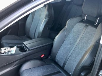 PEUGEOT 3008 1.6 13.2kWh Allure SUV 5dr Petrol Plug-in Hybrid e-EAT Euro 6 (s