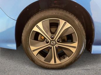 NISSAN LEAF 62kWh e+ N-Connecta Hatchback 5dr Electric Auto (217 ps)