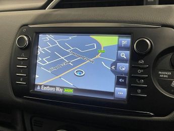 TOYOTA YARIS 1.5 VVT-i Icon Tech Hatchback 5dr Petrol CVT Euro 6 (111 ps)