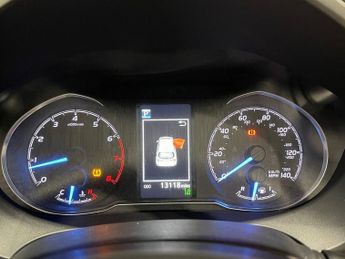 TOYOTA YARIS 1.5 VVT-i Icon Tech Hatchback 5dr Petrol CVT Euro 6 (111 ps)