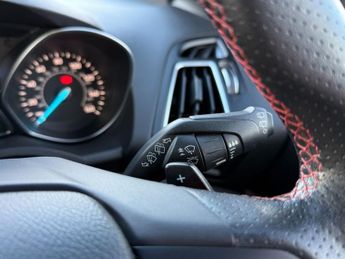 FORD KUGA 2.0 TDCi EcoBlue ST-Line Edition SUV 5dr Diesel Powershift AWD E