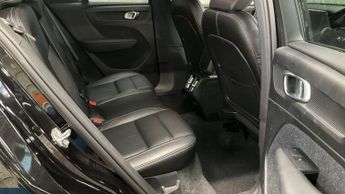 VOLVO XC40 2.0 T5 Inscription Pro SUV 5dr Petrol Auto AWD Euro 6 (s/s) (247