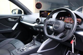 AUDI Q2 1.5 TFSI 35 BLACK EDITION S TRONIC