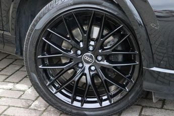 AUDI Q2 1.5 TFSI 35 BLACK EDITION S TRONIC