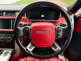 LAND ROVER RANGE ROVER 4.4 SD V8 Autobiography SUV 5dr Diesel Auto 4WD Euro 5 (339 ps)