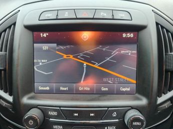 VAUXHALL INSIGNIA 2.0 CDTi Nav Country Tourer 5dr Diesel Auto 4WD Euro 5 (163 ps)