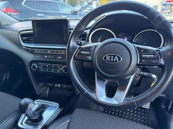 KIA CEED 1.4 T-GDi Blue Edition Hatchback 5dr Petrol DCT Euro 6 (s/s) (13