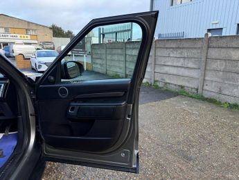 LAND ROVER DISCOVERY 2.0 SD4 HSE Luxury SUV 5dr Diesel Auto 4WD Euro 6 (s/s) (240 ps)