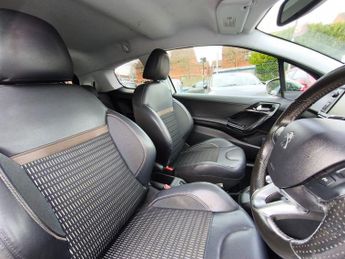 PEUGEOT 208 1.4 e-HDi Allure Hatchback 3dr Diesel EGC Euro 5 (s/s) (70 ps)