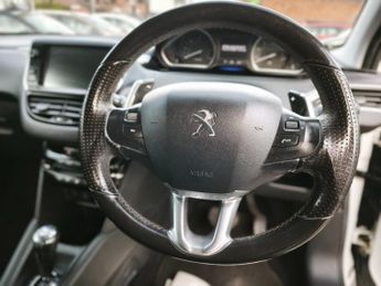 PEUGEOT 208 1.4 e-HDi Allure Hatchback 3dr Diesel EGC Euro 5 (s/s) (70 ps)