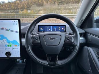 FORD MUSTANG MACH-E Extended Range 91kWh SUV 5dr Electric Automatic (294 ps)