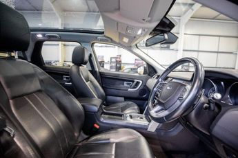 LAND ROVER DISCOVERY SPORT 2.0 TD4 HSE Black SUV 5dr Diesel Auto 4WD Euro 6 (s/s) (180 ps)