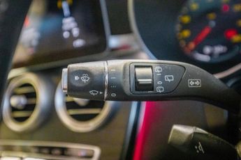 MERCEDES-BENZ GLC 2.0 GLC300d AMG Line (Premium Plus) SUV 5dr Diesel G-Tronic+ 4MA