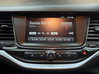 VAUXHALL ASTRA 1.6 CDTi BlueInjection SRi Hatchback 5dr Diesel Auto Euro 6 (136