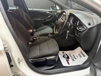 VAUXHALL ASTRA 1.6 CDTi BlueInjection SRi Hatchback 5dr Diesel Auto Euro 6 (136