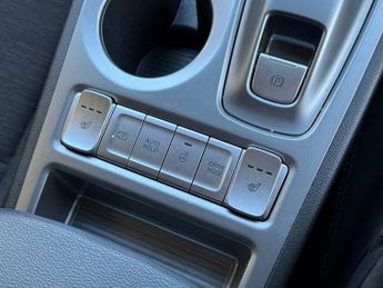 HYUNDAI KONA 64kWh Premium SUV 5dr Electric Auto (10.5kW Charger) (204 ps)