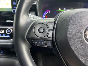 TOYOTA COROLLA 2.0 VVT-h Design Touring Sports 5dr Petrol Hybrid CVT Euro 6 (s/