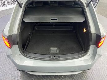 TOYOTA COROLLA 2.0 VVT-h Design Touring Sports 5dr Petrol Hybrid CVT Euro 6 (s/